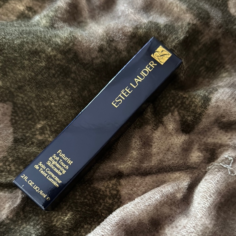 Estée Lauder Futurist Hydra Rescue Foundation